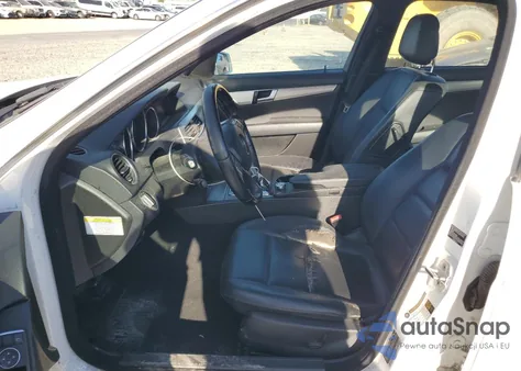 2014 Mercedes-Benz C 250 from USA, damaged, VIN WDDGF4HB2ER310671